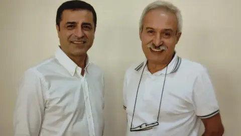Demirtaş'tan Mızraklı için mektup: "Salı akşamı Diyarbakır'da, 7 yıl sonra"