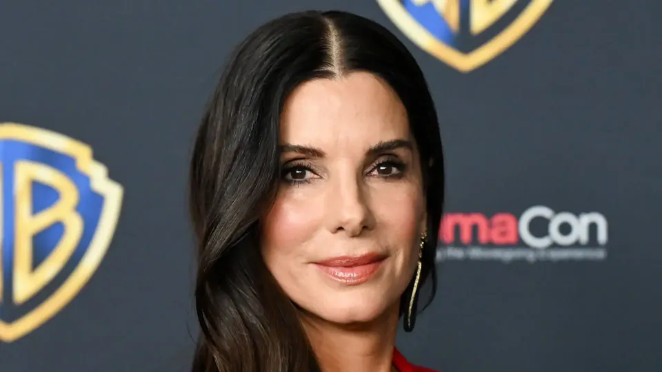 Sandra Bullock'tan Duygusal Paylaşım: Çocuklarının Nadir Görülen Kareleri Ortaya Çıktı görseli