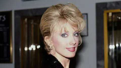 Morgan Fairchild, 76 yaşında nadir bir kareyle görüntülendi: Hayranlar "fark yok" dedi