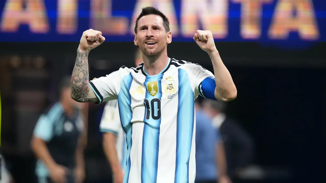 Dünya Kupası Yarı Finalinde 'Messi Bonusu' Tartışması: Hakem Ismail Elfath Belirlendi Dünya Kupası Yarı Finalinde 'Messi Bonusu' Tartışması: Hakem Ismail Elfath Belirlendi