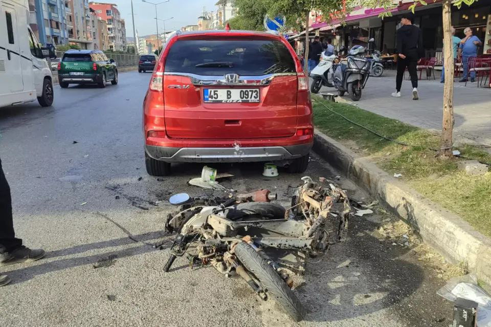 Aydın'da trafik kazası: Motosiklet çarpıp yayaya vurdu, 2 yaralı görseli
