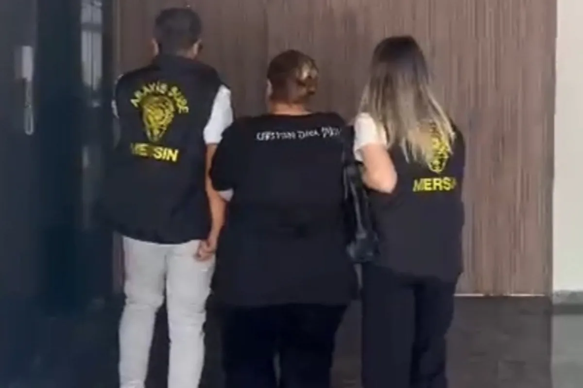 Mersin'de Firari Operasyonu: Yazlıkta, Havuzda ve İş Üstünde Yakalandılar Mersin'de Firari Operasyonu: Yazlıkta, Havuzda ve İş Üstünde Yakalandılar