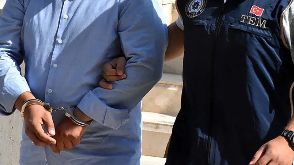 81 İlde Dev FETÖ Operasyonu: 968 Şüpheli İçin Düğmeye Basıldı görseli