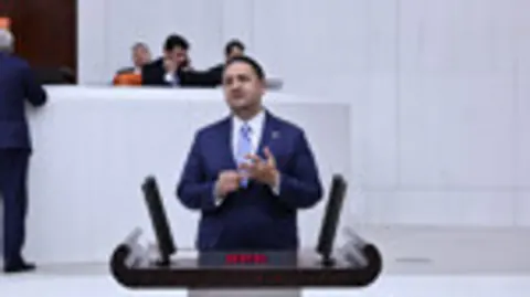 YENİ Parti'li Akdoğan: "7. Madde şakacıktan olamaz, imzamın peşine düşüyorum"
