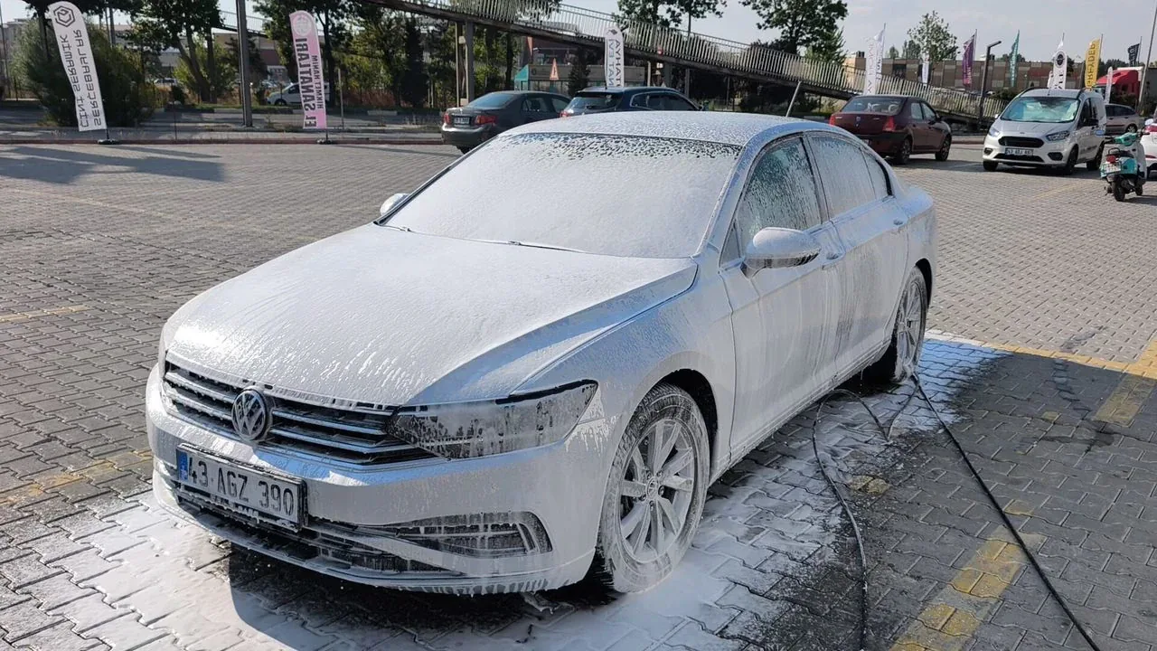 Kütahya'da Yeni Dönem: Seyyar Oto Yıkama Hizmeti Başladı Kütahya'da Yeni Dönem: Seyyar Oto Yıkama Hizmeti Başladı