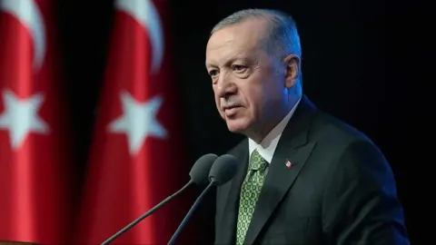 Erdoğan'dan Konut ve Esnaf Kredisi Müjdesi: Limitler Yükseliyor