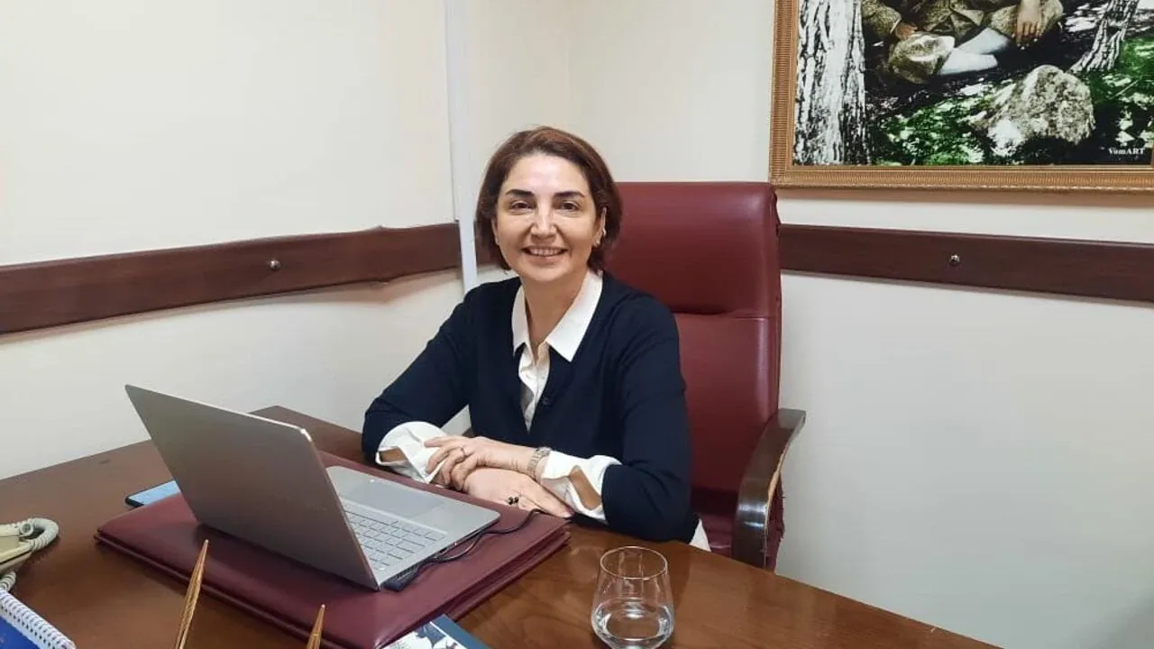 CHP Adana'da İlçe Başkanları Değişiyor mu? Berfu Salıcı Yakıt ve 3 İsim Gündemde CHP Adana'da İlçe Başkanları Değişiyor mu? Berfu Salıcı Yakıt ve 3 İsim Gündemde