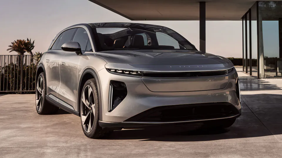 Lucid Motors'da Varoluş Savaşı: İşten Çıkarmalar ve İflas Söylentileri görseli