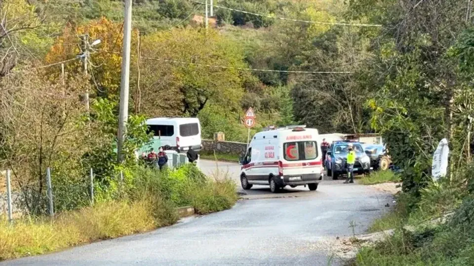 İstanbul-Kocaeli sınırında sel felaketi: 2 kayıp için 16 noktada yoğun arama görseli