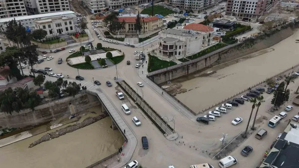 Antakya'nın Simgesi Ata Köprüsü İçin Geri Sayım: 1 Temmuz'da Yıkılıyor görseli