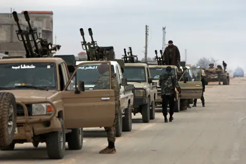 Suriye Ordusu Genel Alarmı Verdi: Irak Sınırına Asker Sevkiyatı Başladı