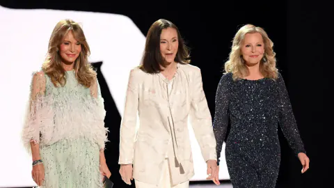 Charlie's Angels 50. Yılında Emmys'de Birleşti: Üç Melek Sahneye Çıktı