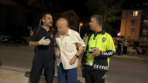 Aksaray'da direksiyonda kalp krizi: 73 yaşlı sürücü polise sığındı