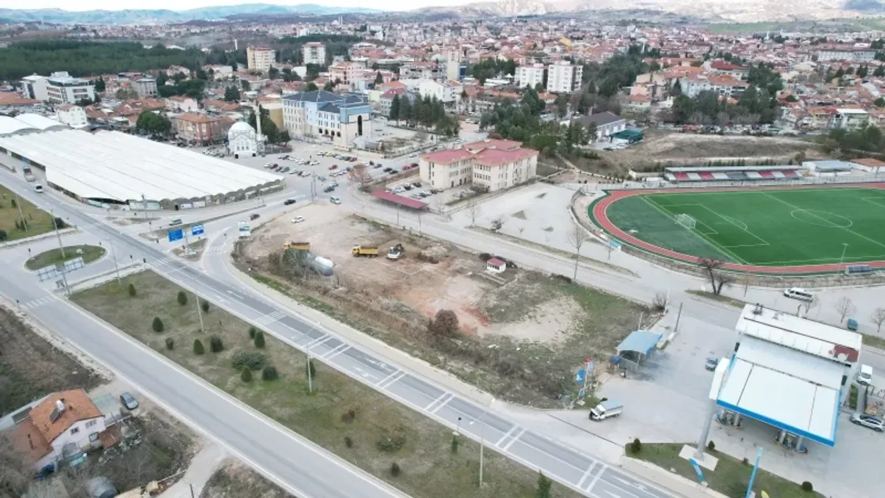 Kütahya Gediz'de Ticari ve Konut İmkanlı Taşınmaz Satışa Çıkıyor Kütahya Gediz'de Ticari ve Konut İmkanlı Taşınmaz Satışa Çıkıyor