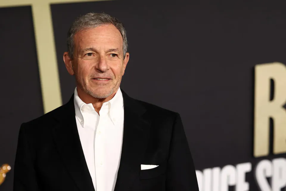 Bob Iger itiraf etti: Disney; Apple, Twitter ve James Bond için masaya oturmuştu görseli