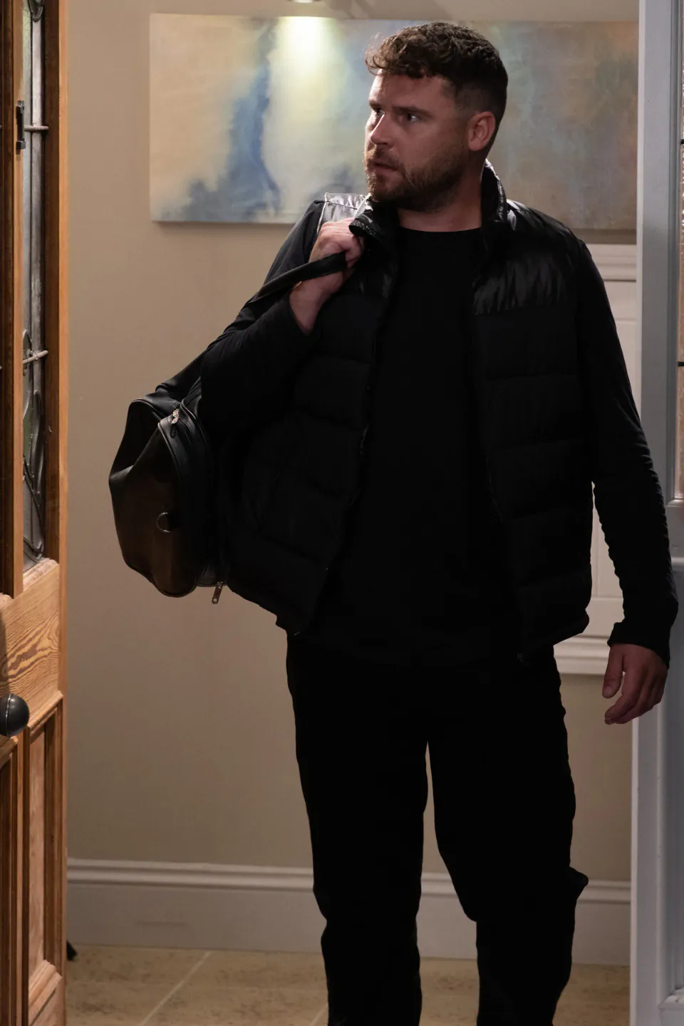 Emmerdale Yıldızı Danny Miller'dan Duygusal Paylaşım: Ailesini Sete Çıkardı görseli