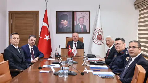 Çorum Valiliğinde Genişletilmiş Asayiş Toplantısı: 29 Ekim ve Kış Hazırlıkları Masaya Yatırıldı