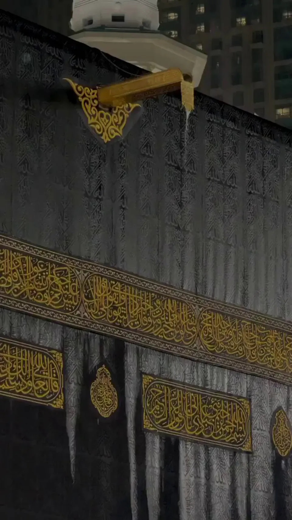 Mekke'de Şiddetli Yağmur: Haram Alanı Su Başına Geldi, Namazlar Kesilmedi görseli
