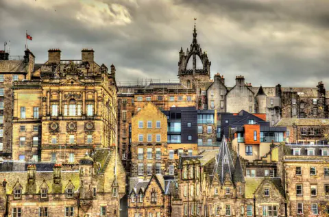 Edinburgh'de Silahlı Saldırgan Dehşeti: 4 Yaralı