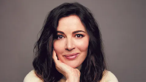 Nigella Lawson: Gastronomi İkonunun Başarısı, Kaos ve Serveti