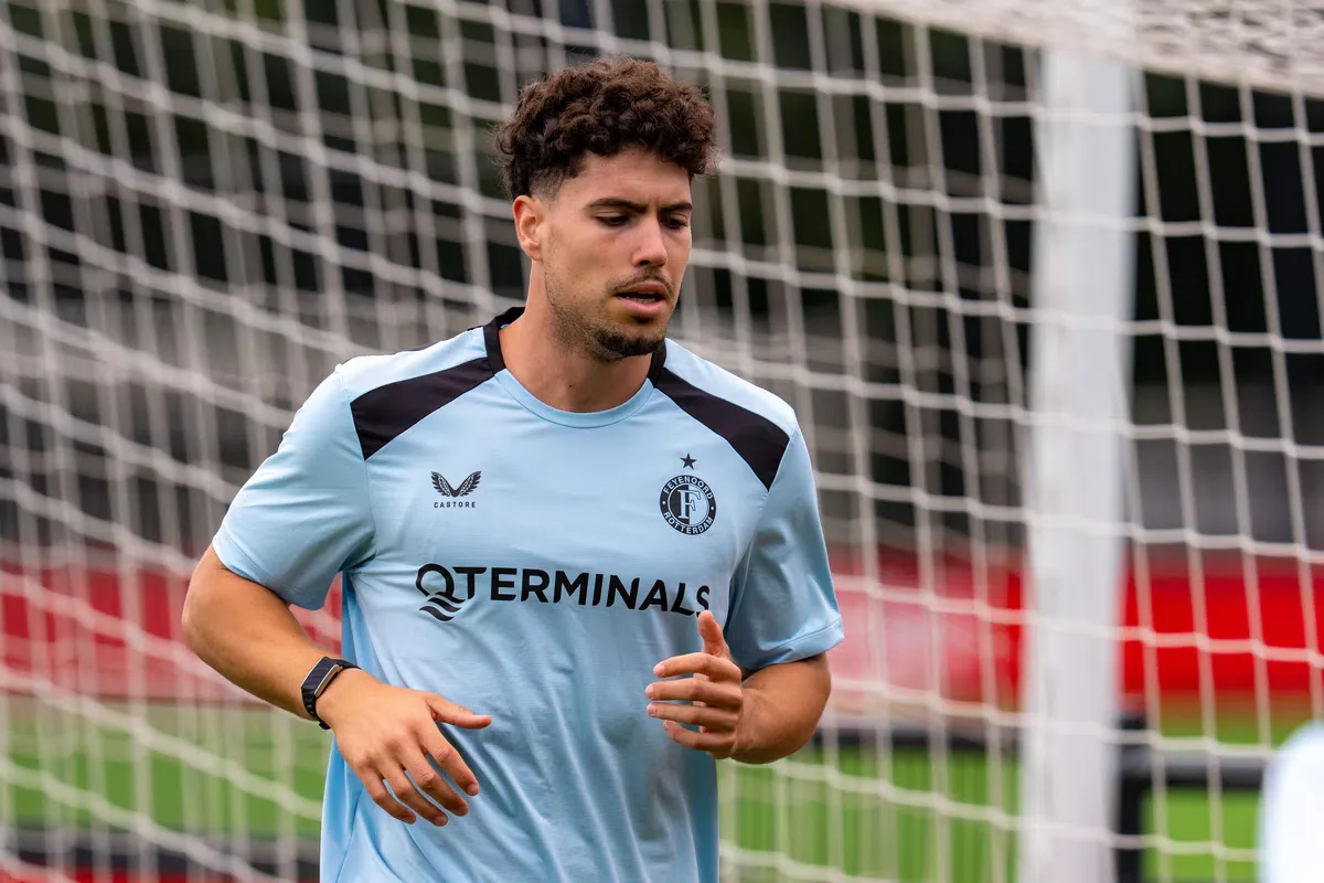 Feyenoord Hazırlık Kampında Vites Yükseltiyor: Club Brugge ile Karşı Karşıya Feyenoord Hazırlık Kampında Vites Yükseltiyor: Club Brugge ile Karşı Karşıya