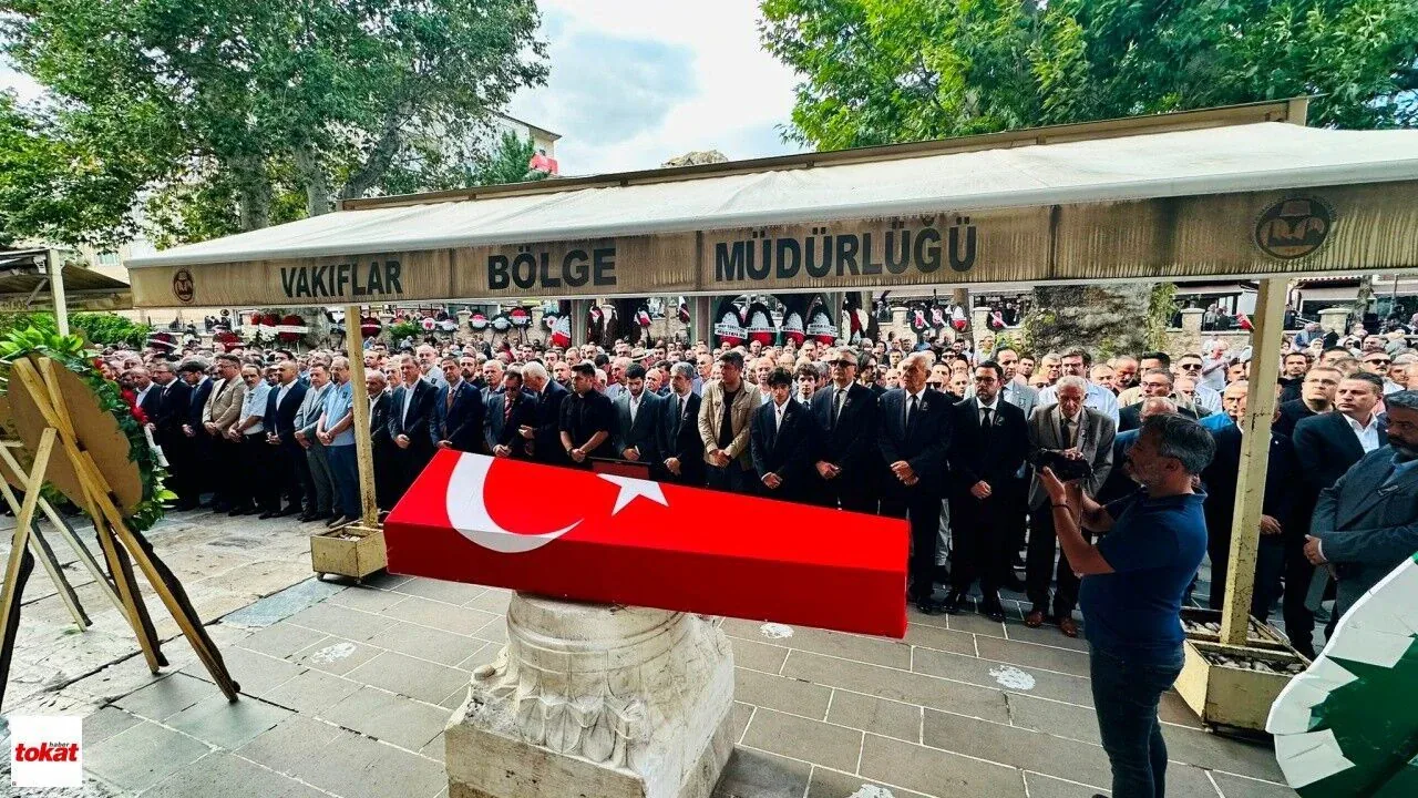 Tokat'ın Önemli İş İnsanı ve Siyasetçi Orhan Ziya Diren Toprağa Verildi Tokat'ın Önemli İş İnsanı ve Siyasetçi Orhan Ziya Diren Toprağa Verildi