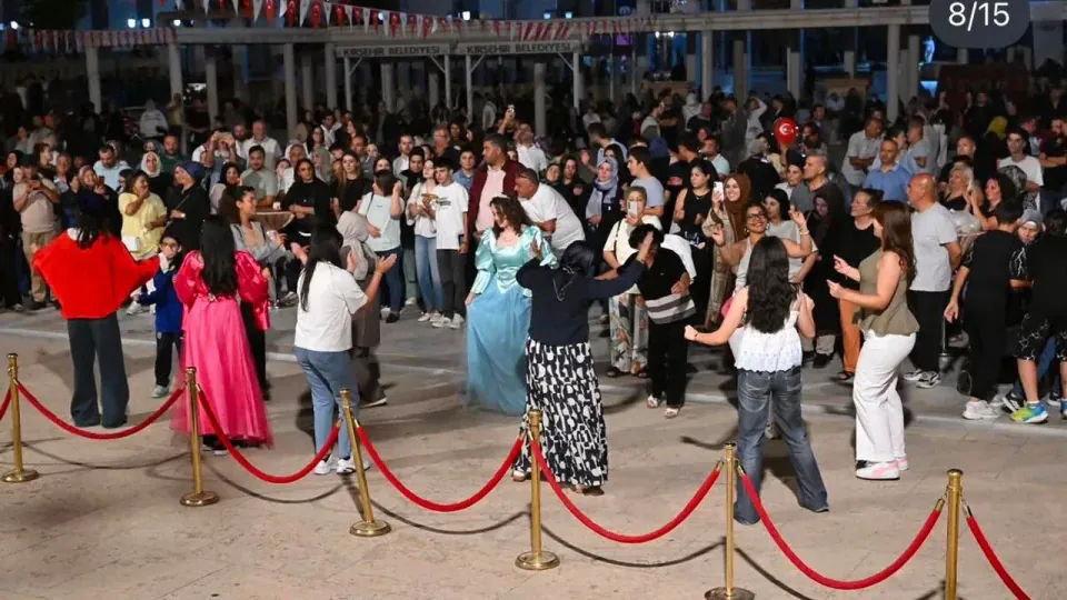 Kırşehir Gurbetçi Festivali Başladı: Kadın Emek Pazarı ve Yerel Esnaf Yoğun İlgi Gördü görseli