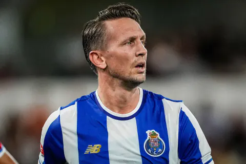 Luuk de Jong'ın Transfer Durumu Netleşti: Sakatlık ve Gelecek Planı