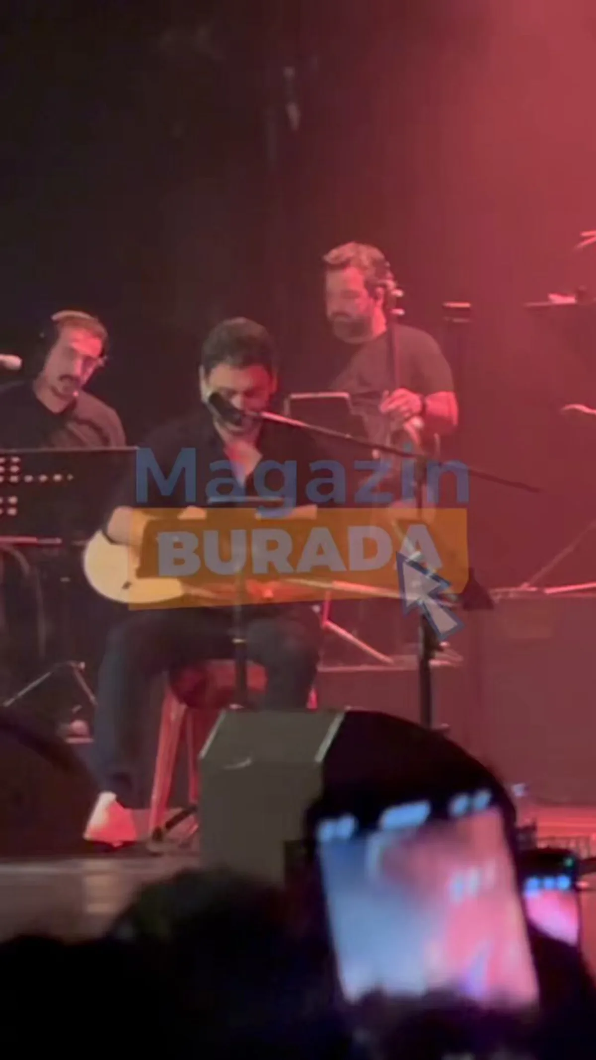Ozan Akbaba'nın Çalışma Disiplini ve Müzik Vizyonu Takdir Topladı Ozan Akbaba'nın Çalışma Disiplini ve Müzik Vizyonu Takdir Topladı
