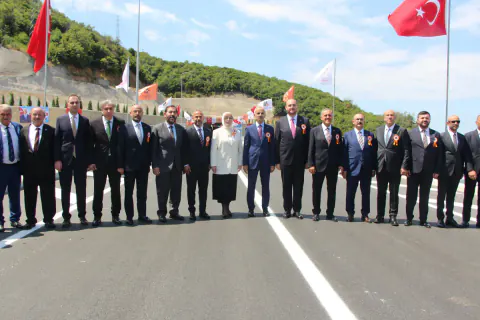 Yalova-Armutlu Yolu Açıldı: 16 Milyar Liralık Dev Yatırımda Seyahat Süresi Yarıya Düştü