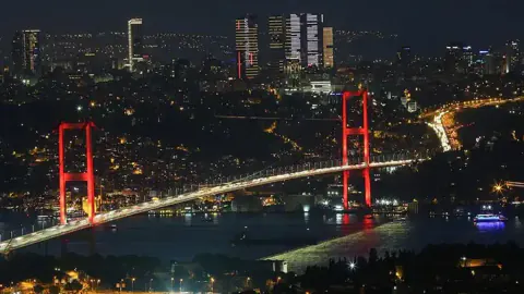 15 Temmuz Şehitler Köprüsü'nde Dizi Çekimi İçin Trafik Düzenlemesi