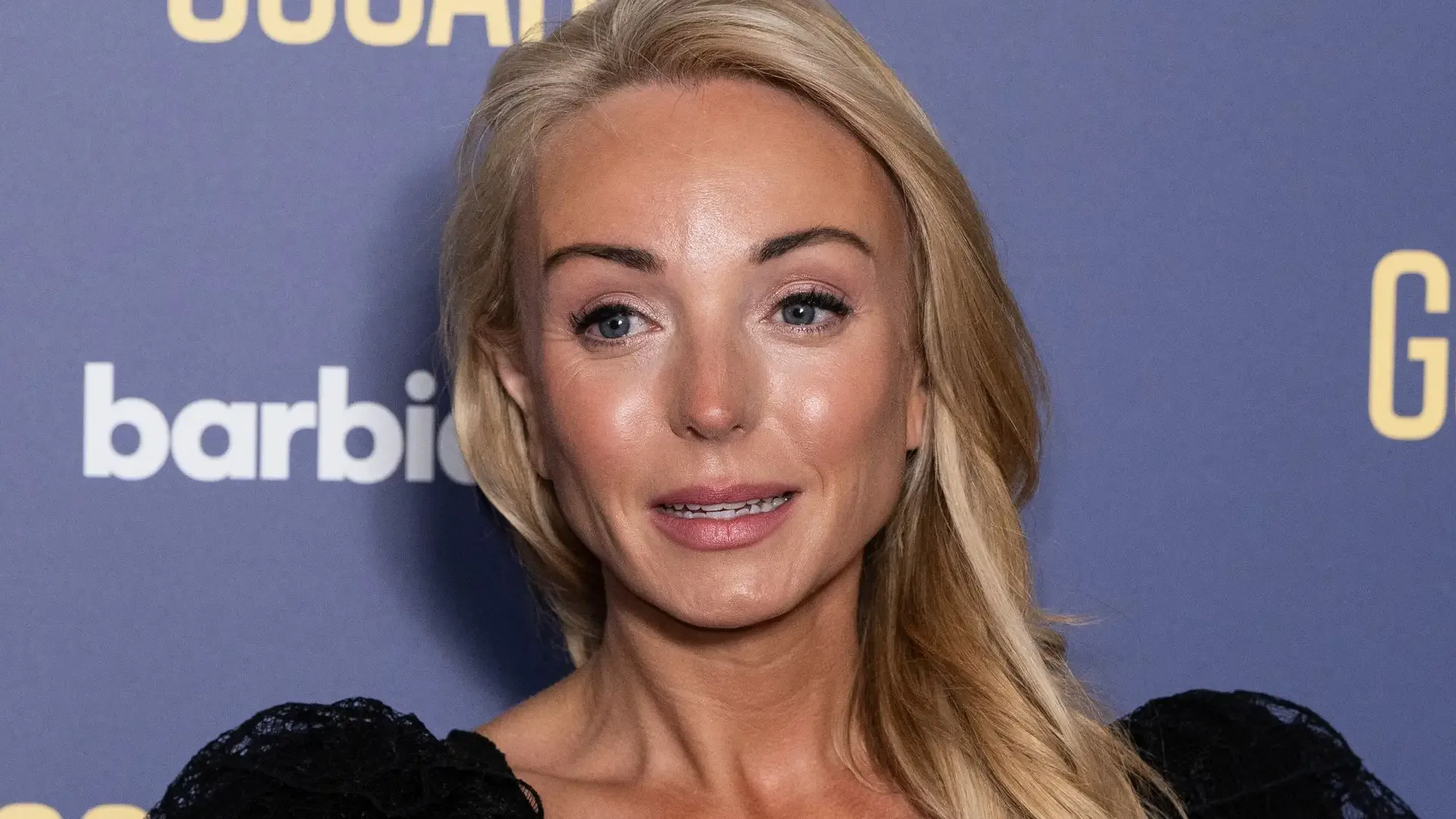 Helen George'dan Yürek Burkan Açıklama: Gizli Sevgilisinin Ölümüyle Gelen Yas Helen George'dan Yürek Burkan Açıklama: Gizli Sevgilisinin Ölümüyle Gelen Yas