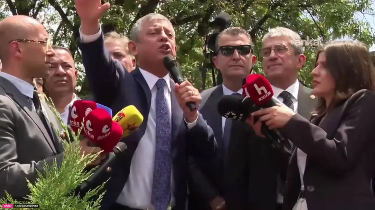 Özgür Özel'den TBMM'de Kararlılık Mesajı: Kurultaydan İktidara Özgür Özel'den TBMM'de Kararlılık Mesajı: Kurultaydan İktidara