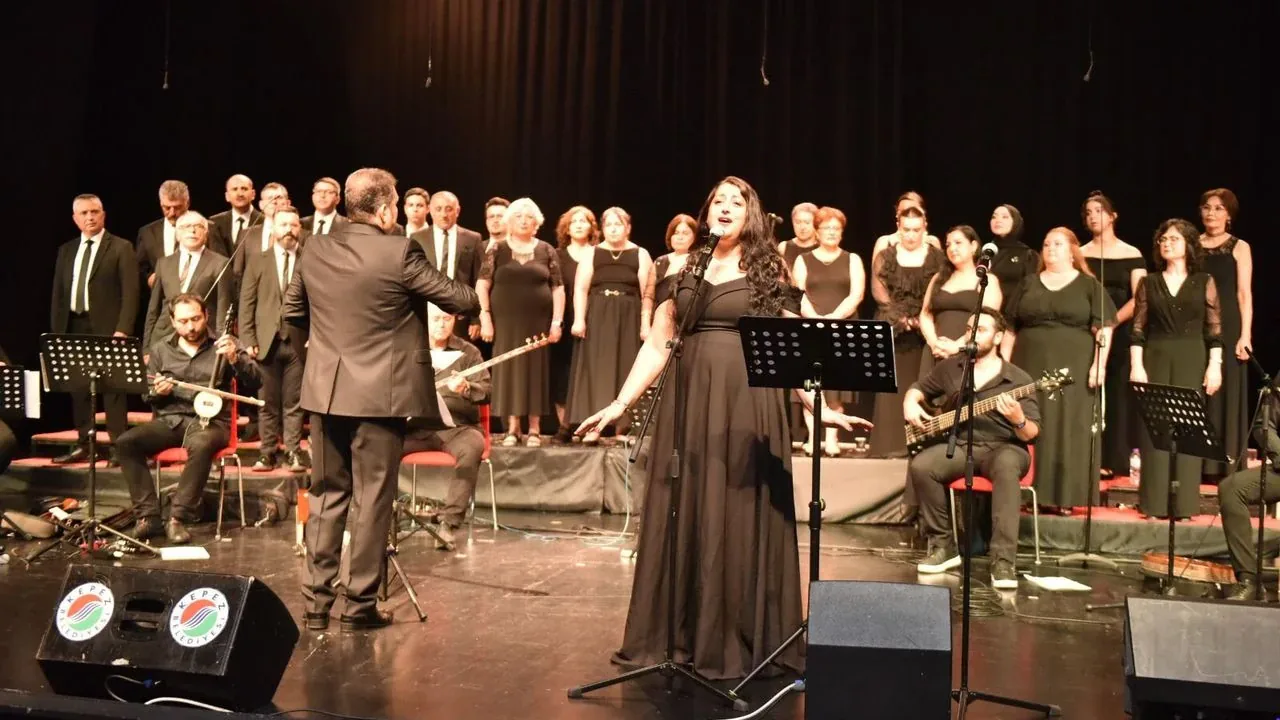 Antalya Kepez'de Türküler Yankılandı: Mimar Sinan Akademi'den Görkemli Final Antalya Kepez'de Türküler Yankılandı: Mimar Sinan Akademi'den Görkemli Final