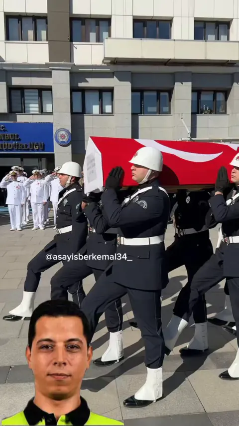 Esenyurt'ta şehit polis Mehmet Ali Topatan son yolculuğuna uğurlandı: Resmi törenle toprağa verildi