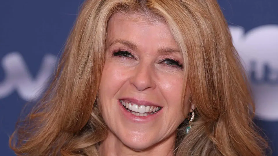 Kate Garraway'in M&S Bluzü Yaz Modasında Dikkat Çekti görseli