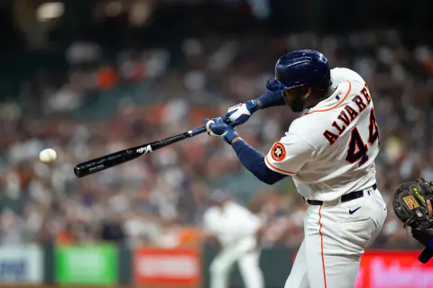 Phillies-Astros Serisi: Alvarez Tehlikesi ve Ofansif Kriz