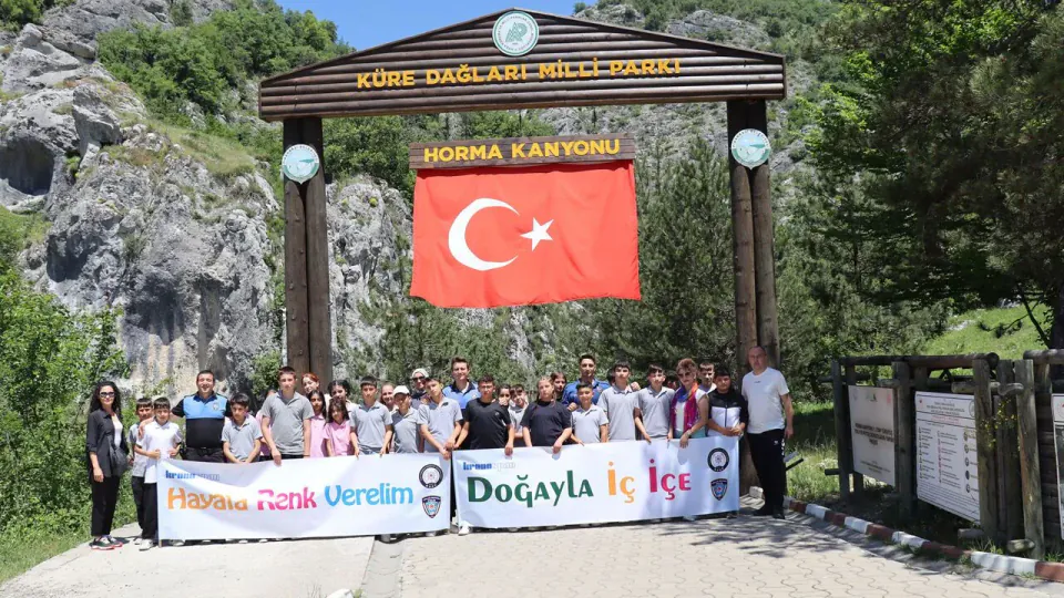 Kastamonu'da Öğrenciler İçin Doğa Dolu Gün: Kanyonlar ve Cam Teras Heyecanı görseli