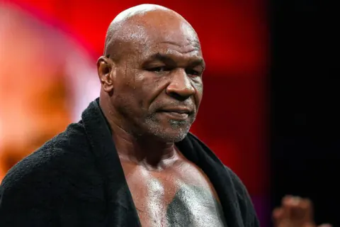 Boks Dünyasında Sözleşme Savaşları: Mayweather, Tyson ve Pacquiao