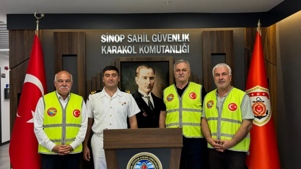 THK Sinop'tan Sahil Güvenlik Komutanlığı'na protokol ziyareti: 101. yıl mesajı paylaşıldı görseli