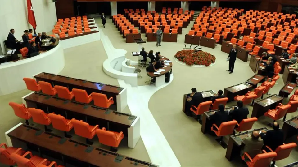TBMM 2026 Yaz Tatili Takvimi Netleşti: Meclis'te Çalışma Süresi Uzatıldı görseli