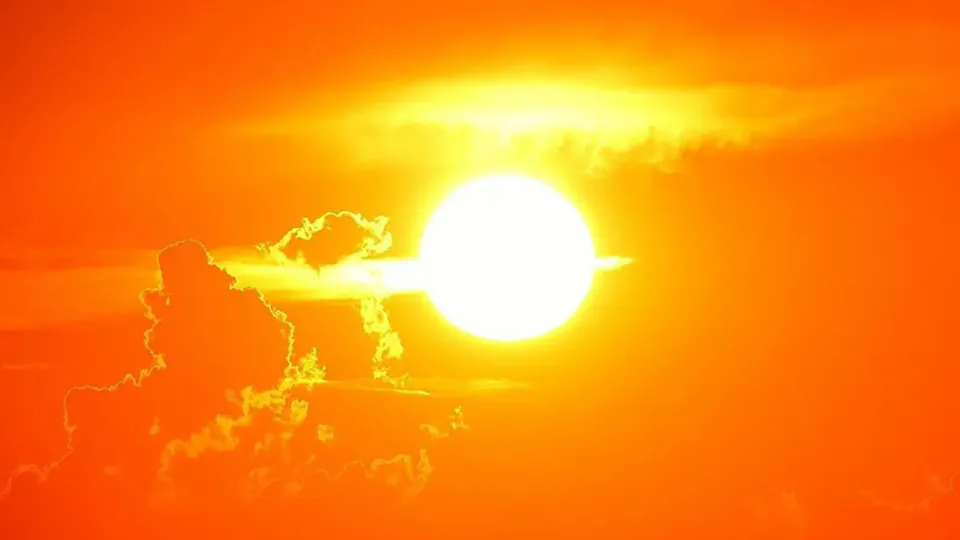 Almanya'da 'Hitzefrei' Alarmı: Okullarda Sıcaklık Tatili ve Yeni Kurallar görseli