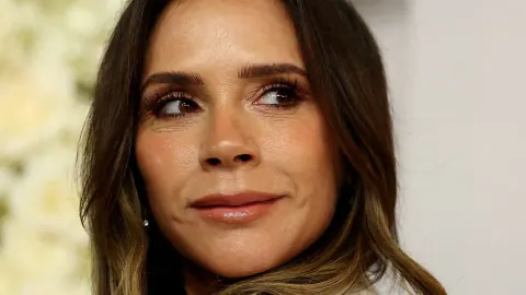 Victoria Beckham, Meghan Markle ile çatan Roland Mouret'i destekledi: "Gerçeği anlattı"