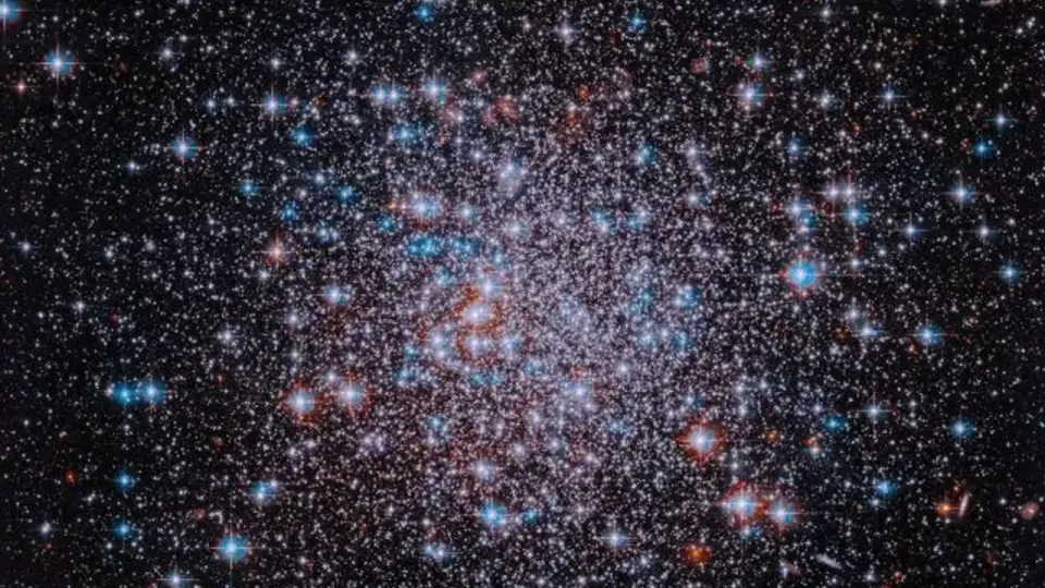 Hubble Uzay Teleskobu Samanyolu'nun Derinliklerinden B Görüntü Paylaştı görseli
