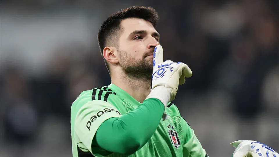 Beşiktaş'ta Ersin Destanoğlu Dönemi Kapanıyor: İngiltere Yolcusu görseli