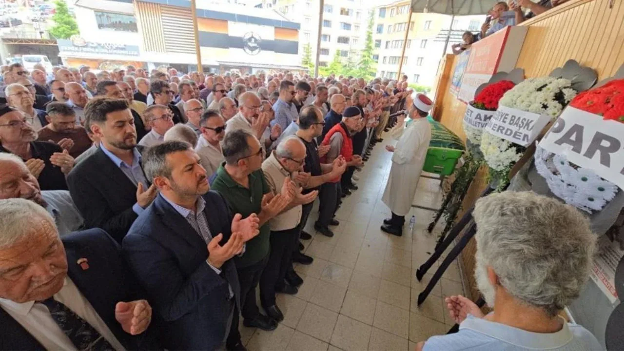 CHP'li Mustafa Erten'den Acı Kayıp: Filyos Çayı'ndaki Trajik Kaza ve Veda CHP'li Mustafa Erten'den Acı Kayıp: Filyos Çayı'ndaki Trajik Kaza ve Veda