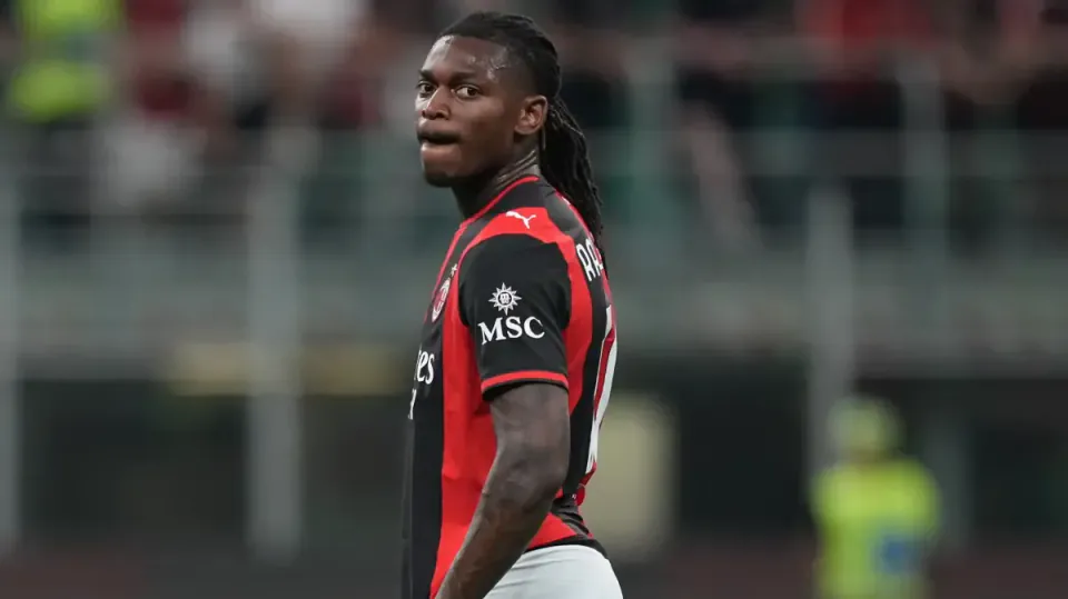 Milan'da Rafael Leão Depremi: Galatasaray İddiaları ve Ayrılık Kararı görseli