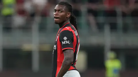 Milan'da Rafael Leão Depremi: Galatasaray İddiaları ve Ayrılık Kararı