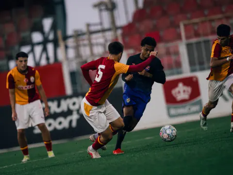 Galatasaray U19 Barcelona'ya evinde 1-0 yenildi: Kahraman kırmızı kartla ayrıldı