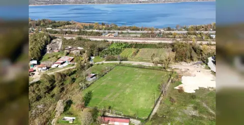 Sakarya Kurtköy'e FIFA Standartlarında Yeni Futbol Sahası İnşa Ediliyor